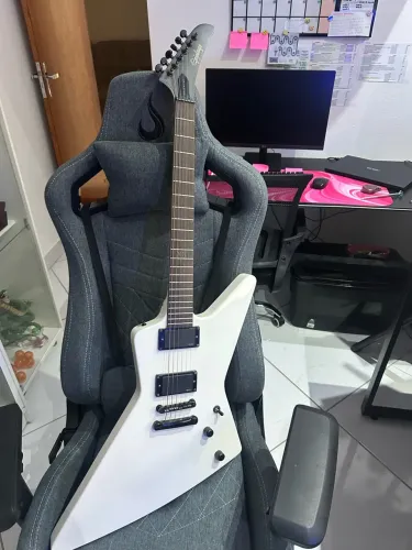 Guitarra epiphone gothic (emg 81 + 85)
