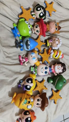 Bonecos do coleccion, novos tudos por 300 reais, cada um 50 reais