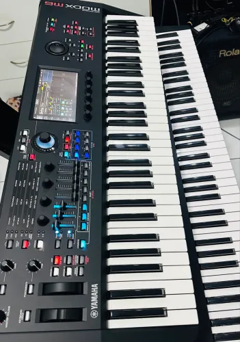 Teclado Yamaha MODX M6