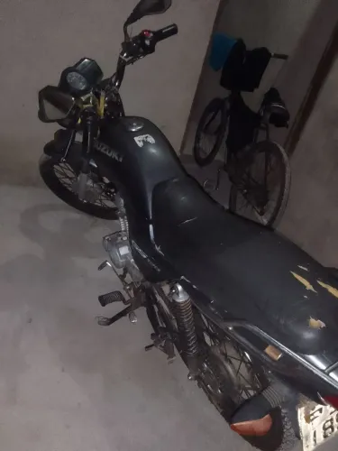 Moto Suzuki 120