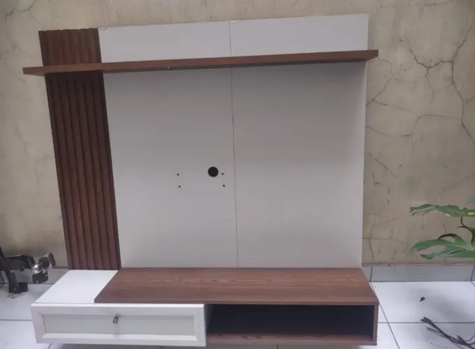 Rack para TV até 40 polegadas.