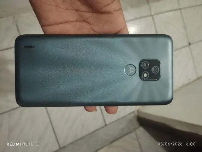 Celular moto ee7plus venda 350