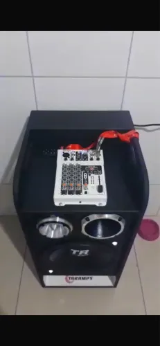 Caixa bob com mesa de som