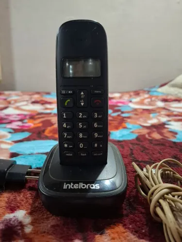 Vendo um fone fixo Intelbras, esta perfeito , $65,00 .