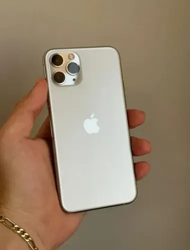 iPhone 11 Pro 256GB Prata // Bateria 85% // impecável // retirada na Savassi