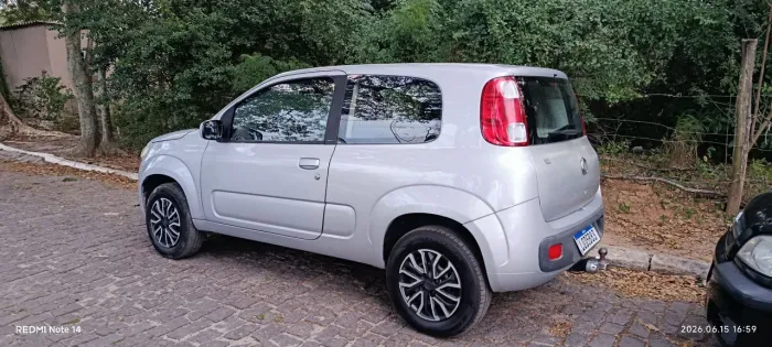 Fiat Uno Vivace Celeb. 1.0 EVO F. Flex 8V 3P 2012
