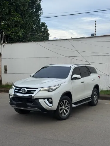 Toyota Hilux SW4 SRX 4X4 2.8 TDI 16V Dies. Aut. 2017