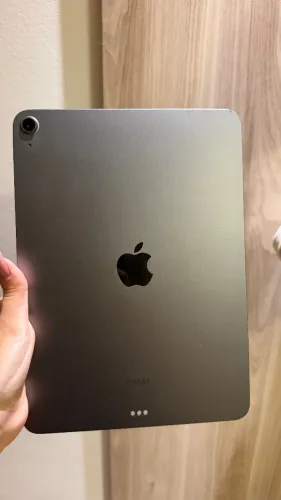 iPad Air 5 M1 64GB Wi-Fi + caixa e carregador originais
