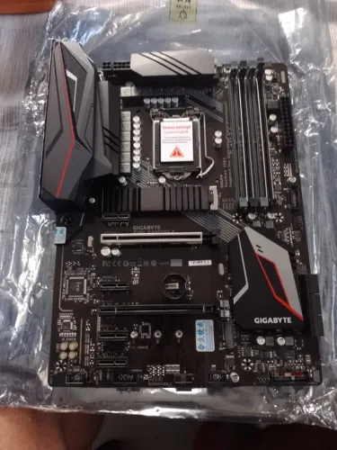 Placa Mae z390 Gaming X (ATX) Gigabyte + i5 9600K