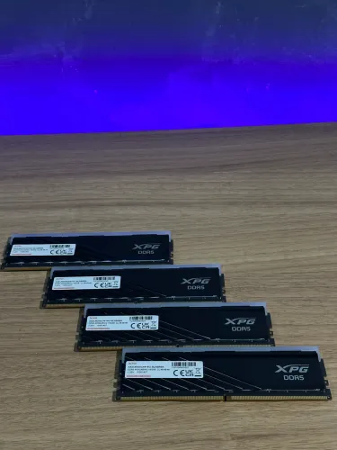 Memória RAM DDR5 XPG 16GB 6000MHz (Usada)