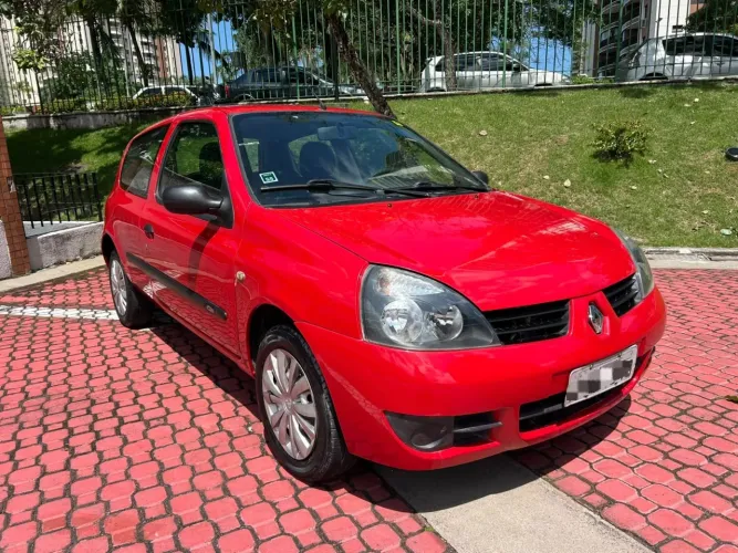 Renault Clio Hi-flex 1.0 16V 3P 2011