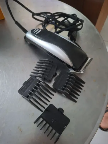 Máquina de cortar cabelo mondial