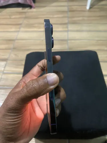 Vendo um iPhone 14 Pro Max bem conservado todo original 256 gigas 85 saúde da bateria