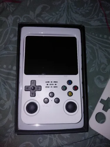 Console Portátil Retro com 15.000 Jogos - Tela IPS de 3.5 Polegadas, 64GB.