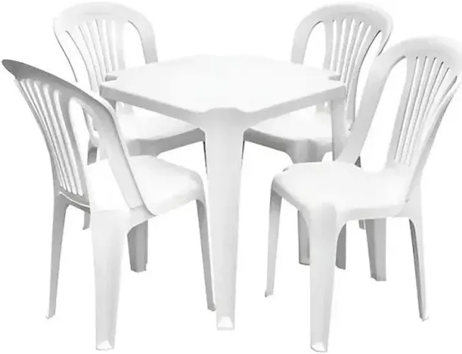 Conjunto de mesa e cadeiras