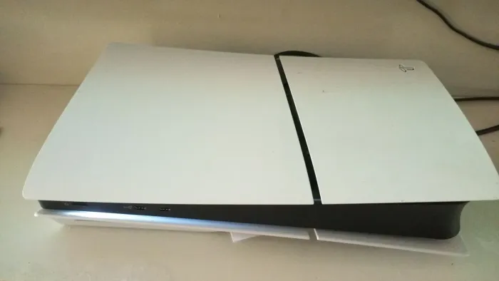 Ps5 leitor de disco, 1 tb de memória e com os plus até dezembro