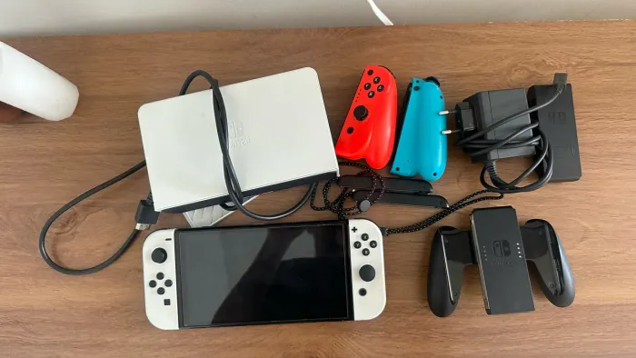 Nintendo Switch OLED - Desbloqueado