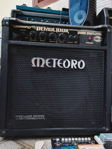 Amplificador Meteoro Demolidor FWB50