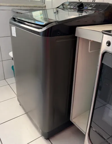 Vendo máquina de lavar Panasonic 12 KG. Muito nova.