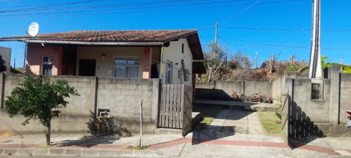 Alugo casa no Residencial Martins 
