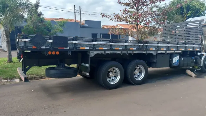 Carroceria semi nova do vm 8,30 m