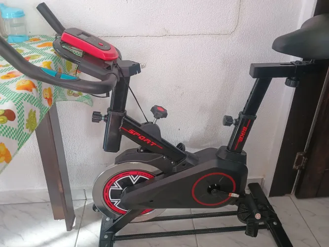 Vende-se bicicleta ergometrica