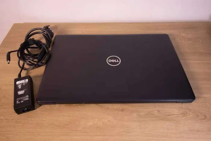 VENDO Notebook Dell Core i3 - de 128GB-interna - 4GB