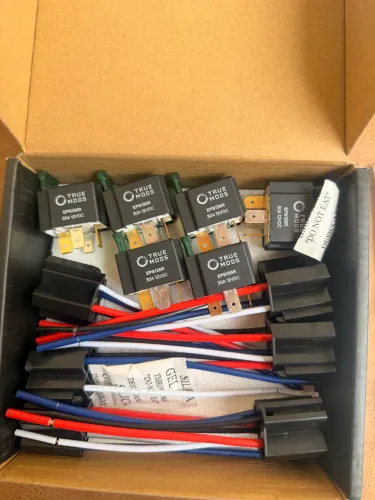 Kit Relé Automotivo 12V 30A 4 Pinos com Chicote e Fusível - True Mods