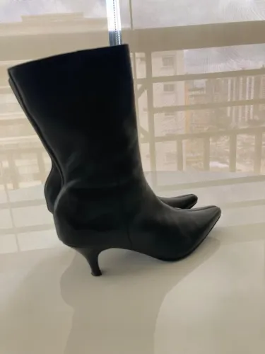 Bota em couro legítimo-Ótimo estado!