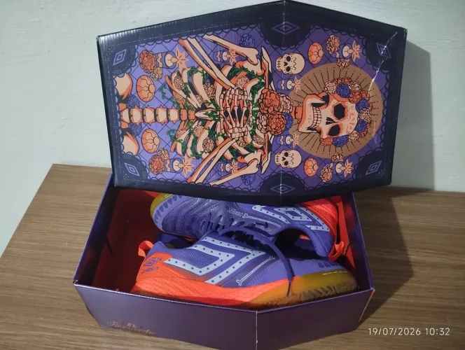 Umbro pro 5 bump dia de los moertos DLM, tamanho 41