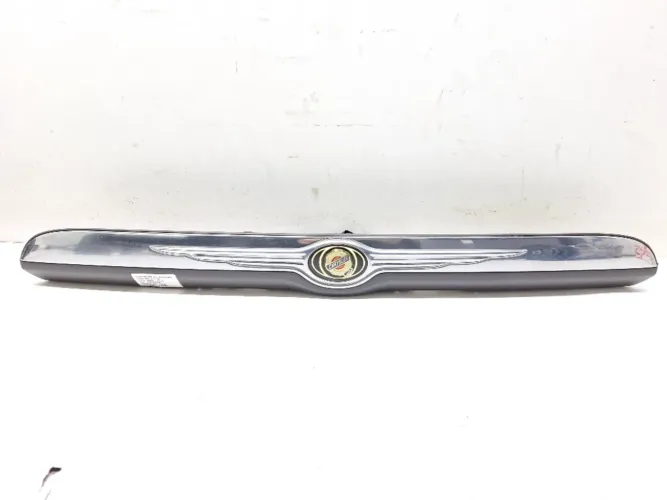 Acabamento Tampa Traseira Chrysler grand Caravan 3.3 2002