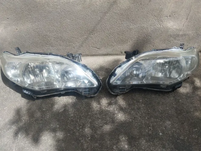 Faróis e milhas Corolla usados