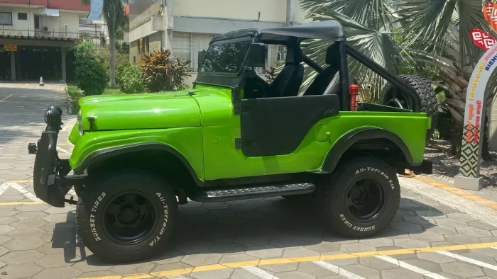 Willys Overland Jeep 2.6 12V Gasolina 2P 1975