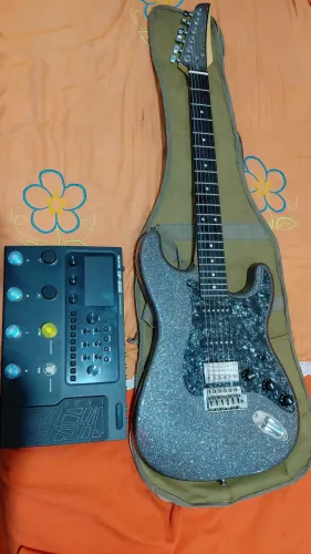 Vendo pedaleira guitarra .