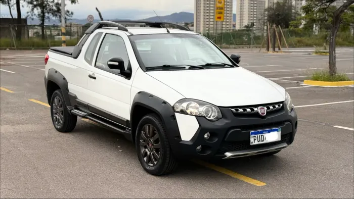 Fiat Strada Adventure 1.8/ 1.8 Locker Flex CE 2014