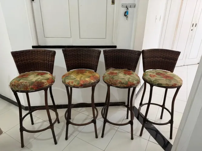 Banco para mesa americana