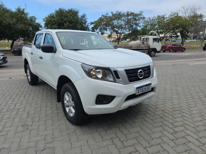 Nissan Frontier S CD 4X4 2.3 TB Diesel Mec. 2022