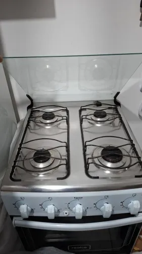 Fogão 4 bocas e forno