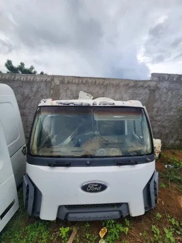 CABINE FORD CARGO COMPLETA