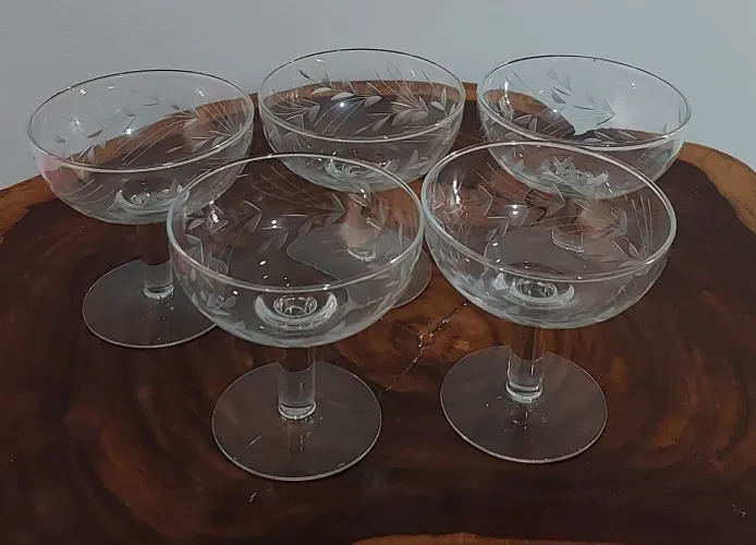 Jogo de taças demi cristal antigo