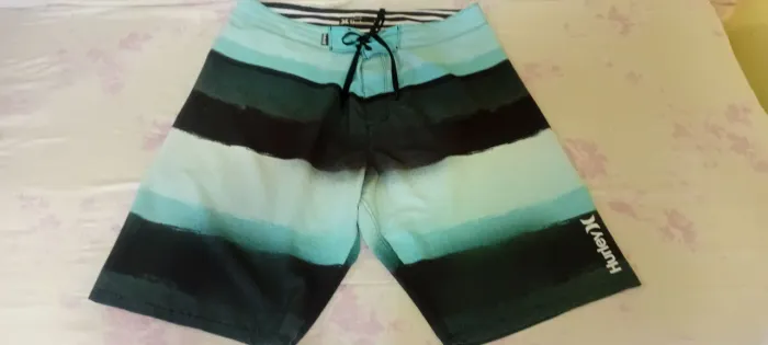 Bermudas originais seminova.