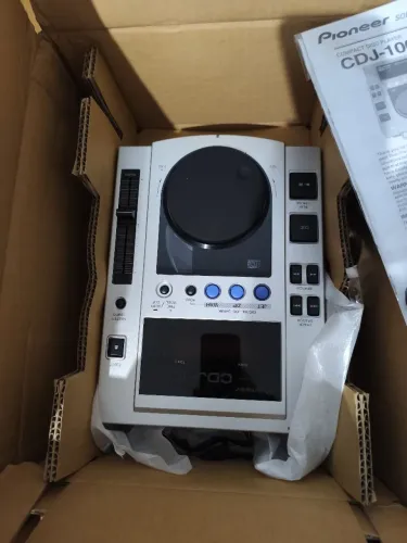  PAR DE CDJ 100 NOVAS SEM USO NA CAIXA