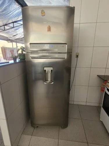 Geladeira Frost Free Electrolux