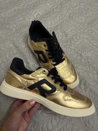 Tenis da Reserva