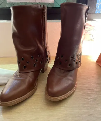 Bota cano médio couro legítimo