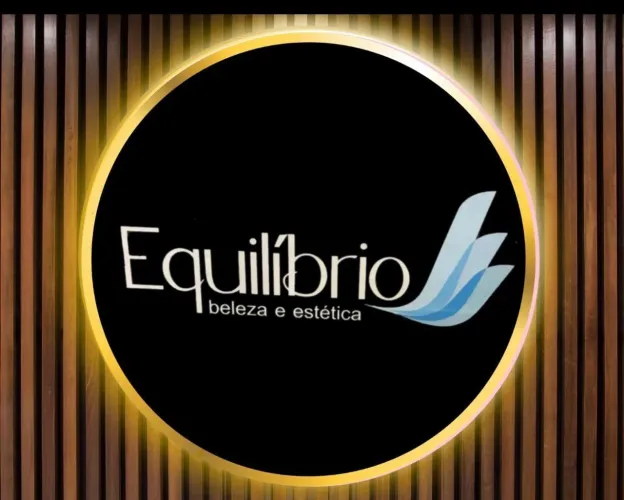 Vaga Escovista e Manicure 