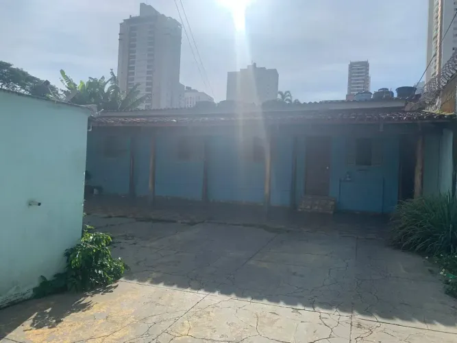 Imóvel para aluguel e venda possui 180 metros quadrados com 3 quartos