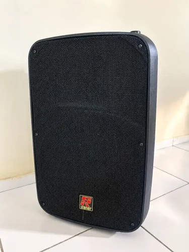 VENDE-Se CAIXA de SOM STANER
