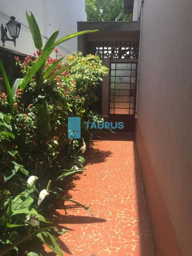 Sobrado à venda ou para locação, 3 dormitórios, 6 vagas, 500m², Brooklin.