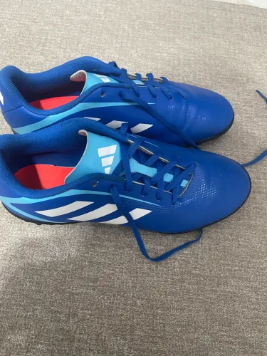 Chuteiras Adidas originais e em ótimo estado - Rosa tamanho 37- Azul 39- Preta - 39